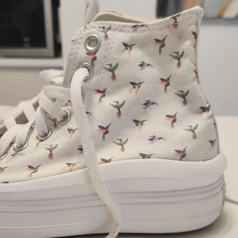 Converse White High-Top Sneakers with Bird Pattern - Picture 5 of 6